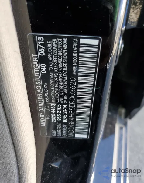 2014 Mercedes-Benz C 250 z USA, uszkodzony, nr VIN WDDGF4HB5ER303620